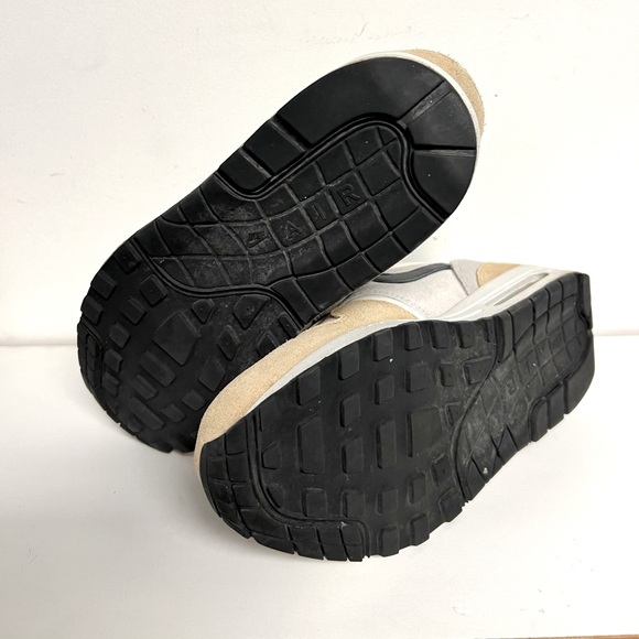 Custom Nike Air Max - Picture 3 of 4